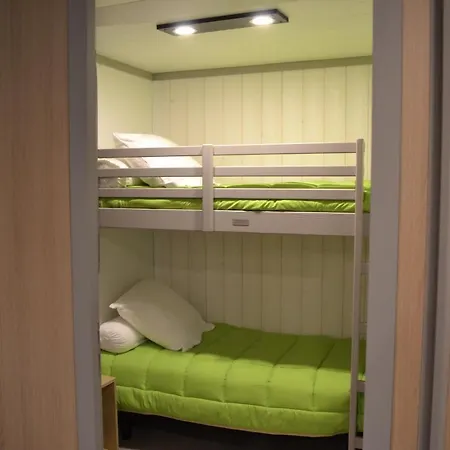 Au Bord De L'eau Camping *